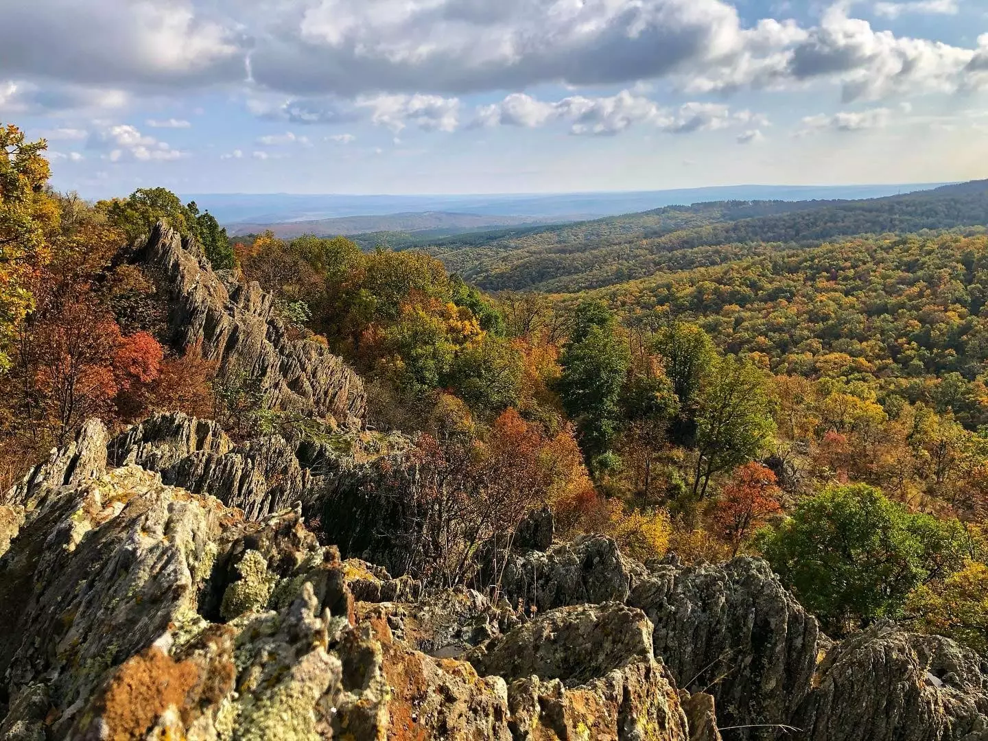 chernite_skali_petevoditel_2