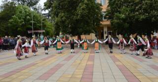 Сакарско хоро се вие