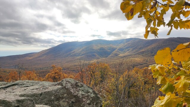 Писан камък